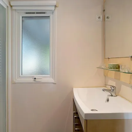 Mobil-home Des Autruches Celles (Dordogne)